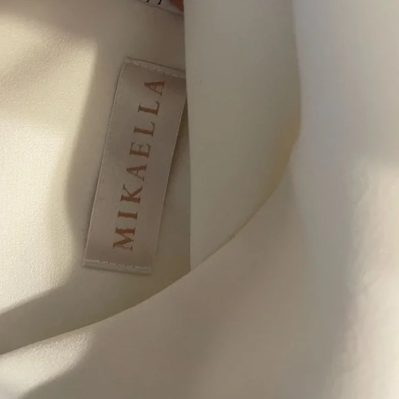 Brand new never worn before Mikaella wedding gown